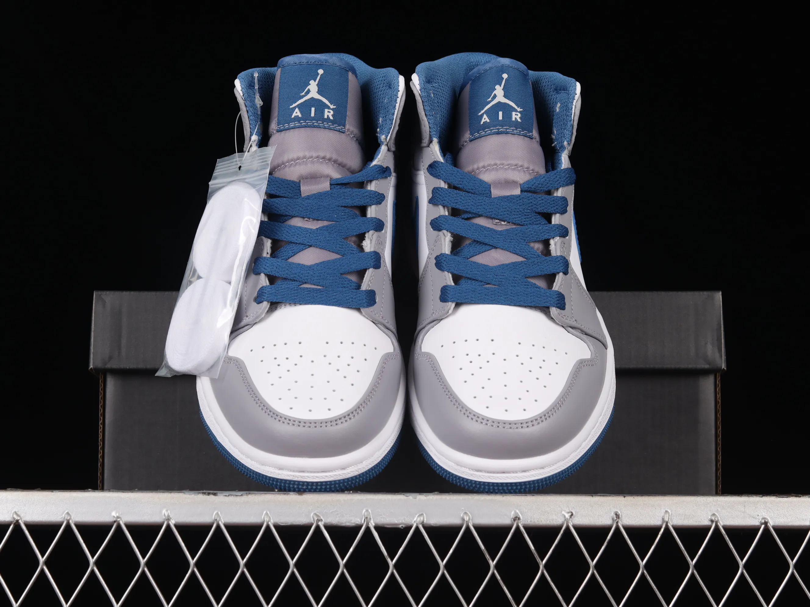 All categories Air Jordan Jordan series basketball shoes Air Jordan 1 Mid Air Jordan 1 Mid "True Blue" AJ1 Joe 1 true blue mid-top basketball shoes DQ8423-014